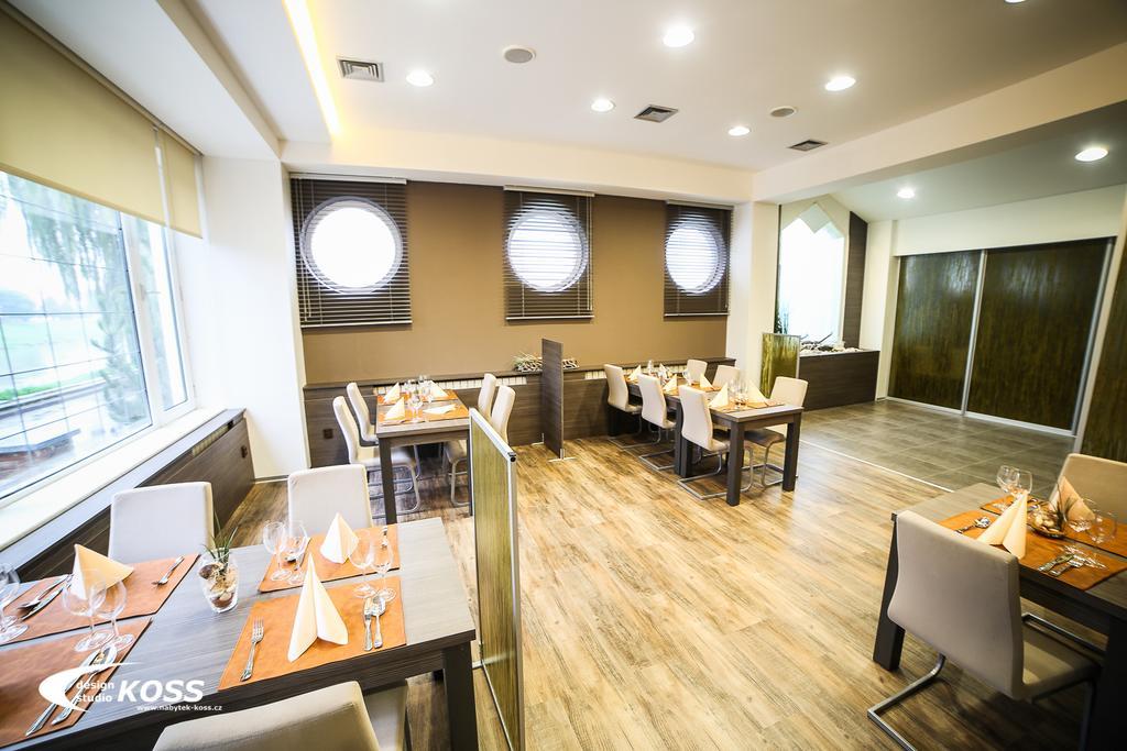 Břeclav Hotel Imos المظهر الخارجي الصورة