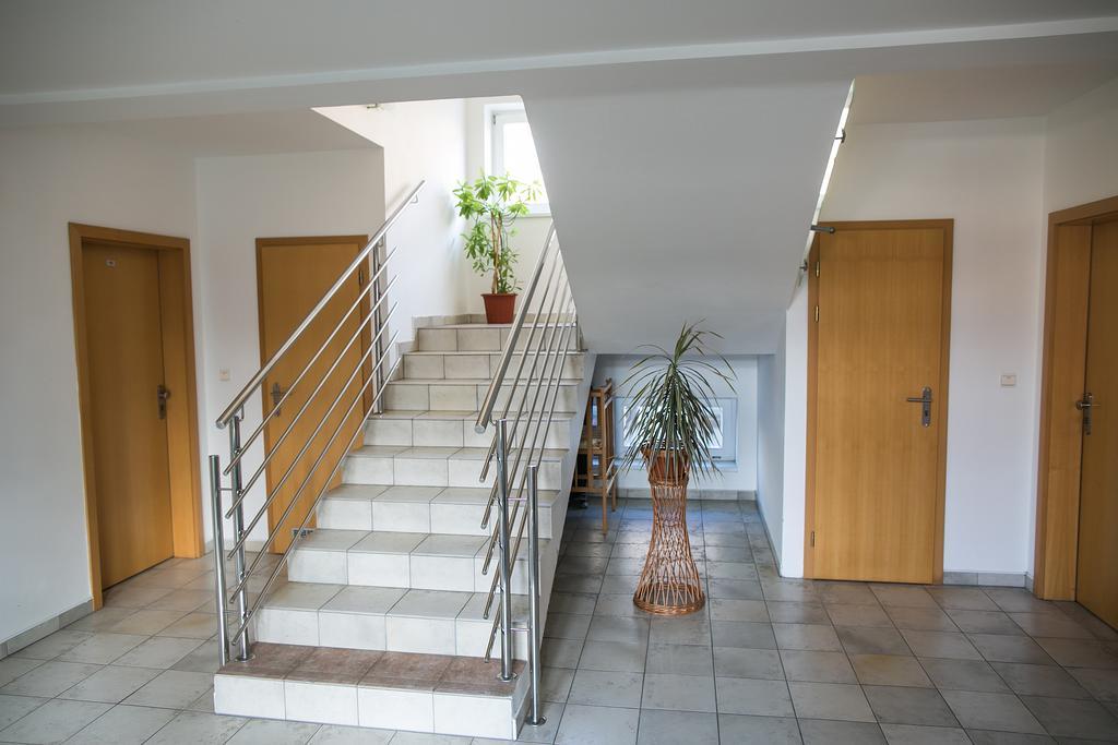 Břeclav Hotel Imos المظهر الخارجي الصورة