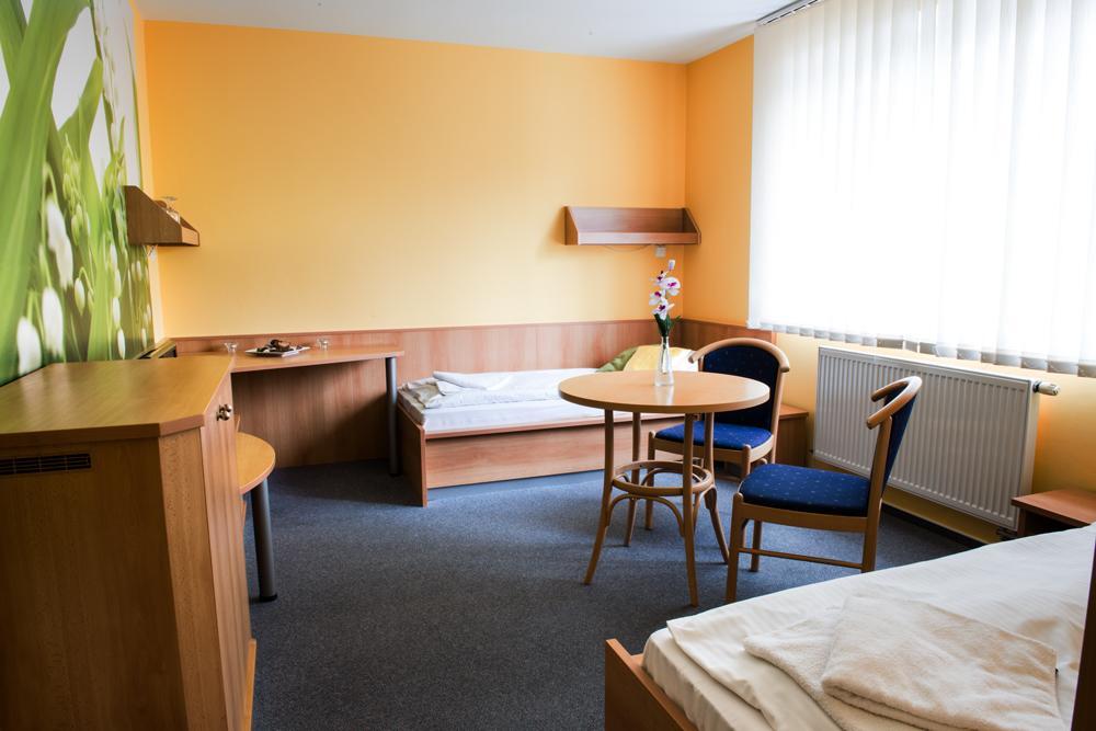 Břeclav Hotel Imos المظهر الخارجي الصورة